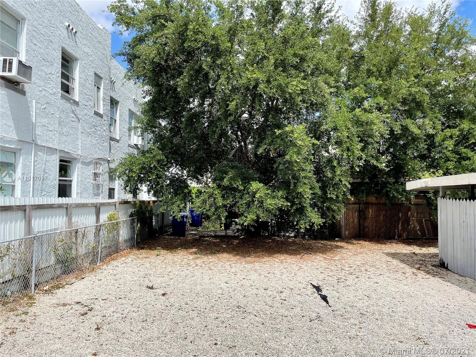 See details / 1823 sq. ft. $ 2021-03-22 0 Photo