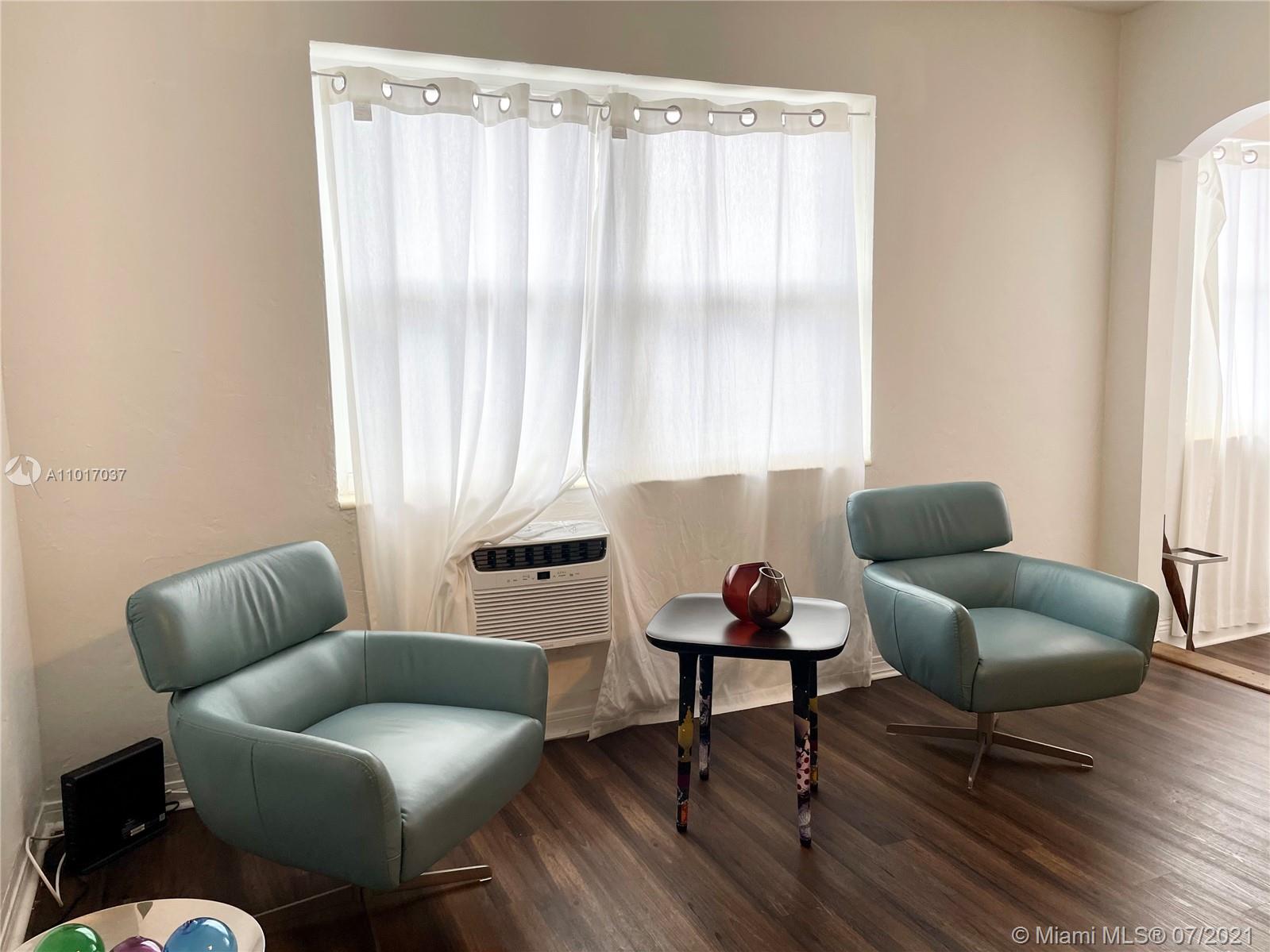 See details / 1823 sq. ft. $ 2021-03-22 0 Photo