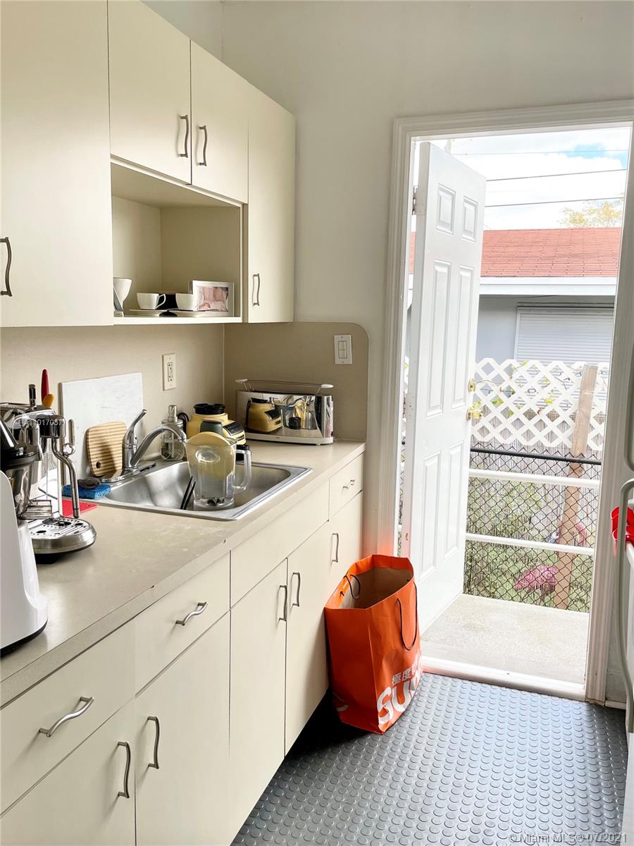 See details / 1823 sq. ft. $ 2021-03-22 0 Photo