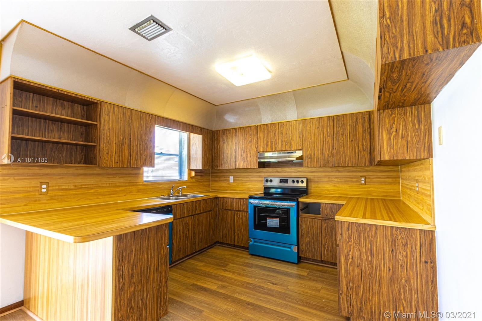 See details / 2310 sq. ft. $ 2021-03-23 0 Photo