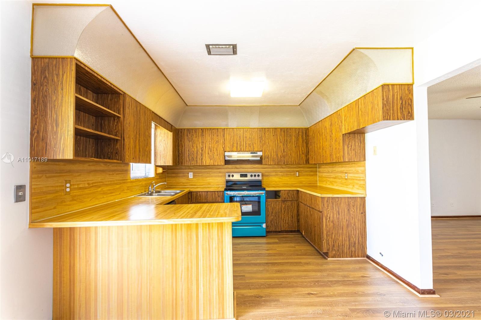 See details / 2310 sq. ft. $ 2021-03-23 0 Photo