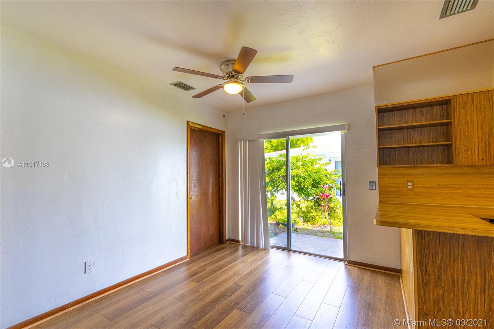 See details / 2310 sq. ft. $ 2021-03-23 0 Photo