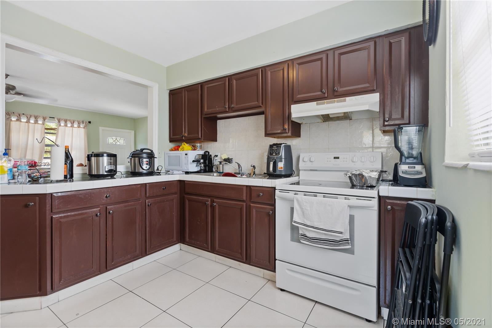 See details / 1988 sq. ft. $ 2021-03-23 0 Photo