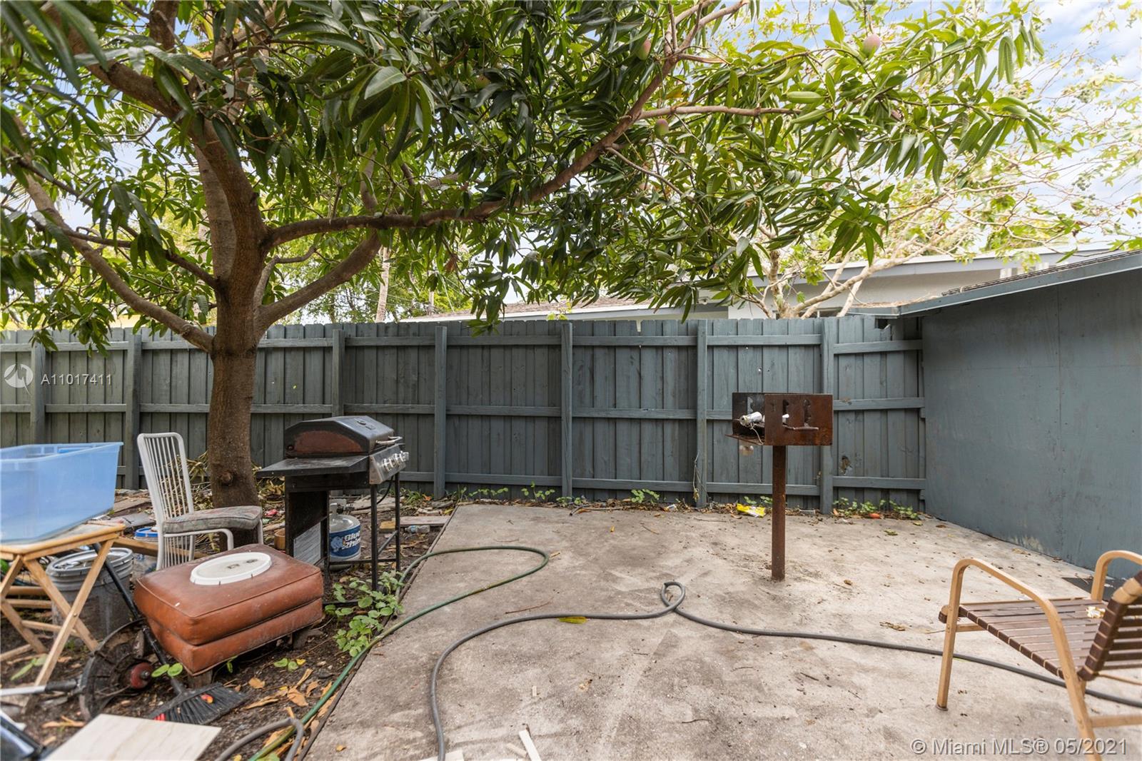 See details / 1733 sq. ft. $ 2021-04-07 0 Photo