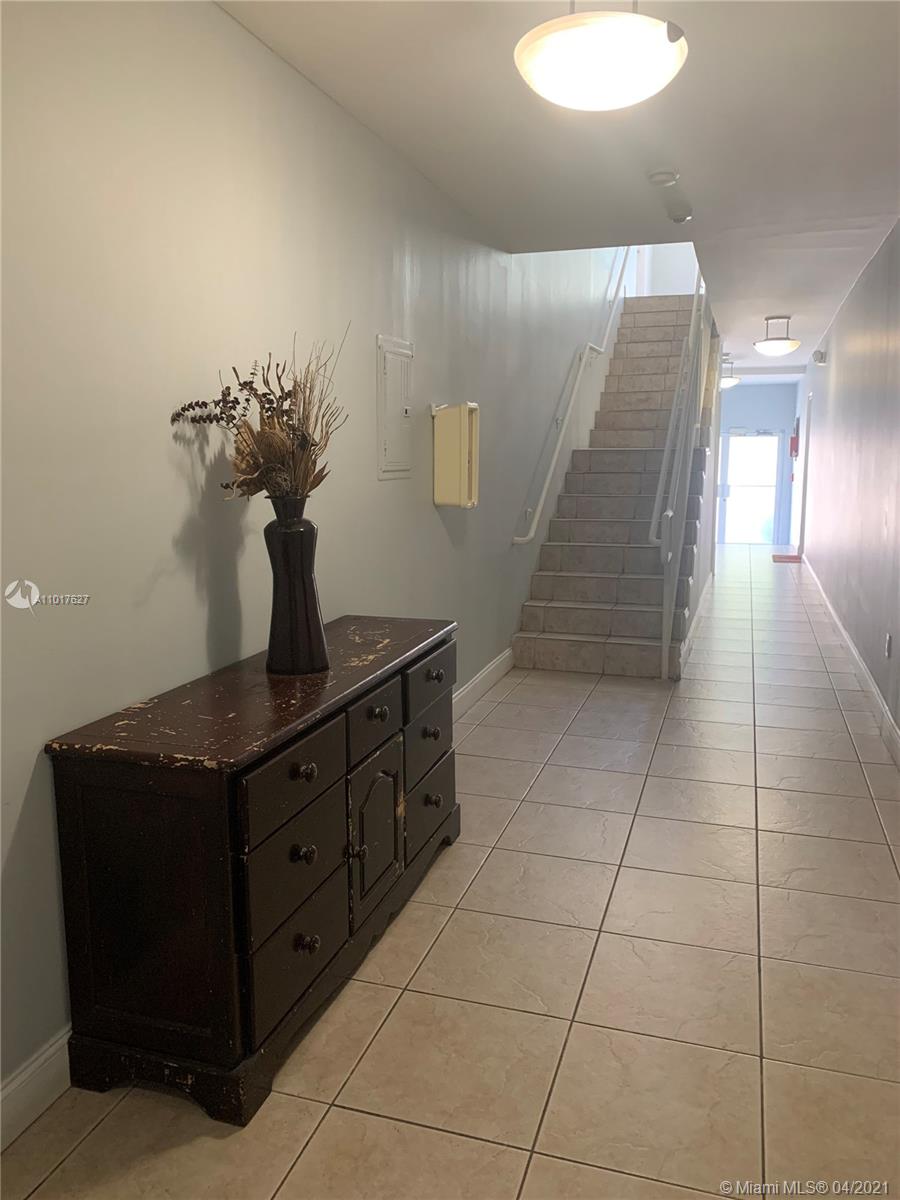 See details / 4600 sq. ft. $ 2021-03-23 0 Photo