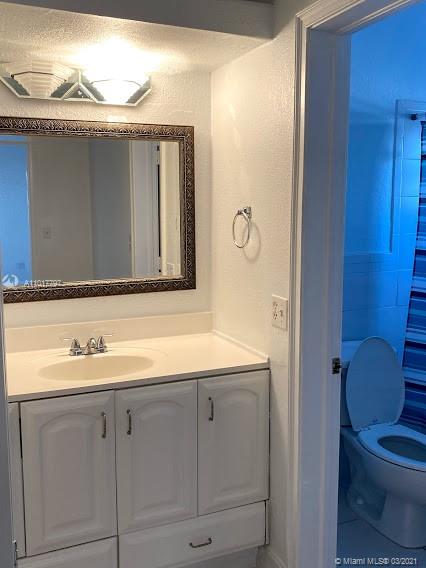See details / 2333 sq. ft. $ 2021-03-24 0 Photo