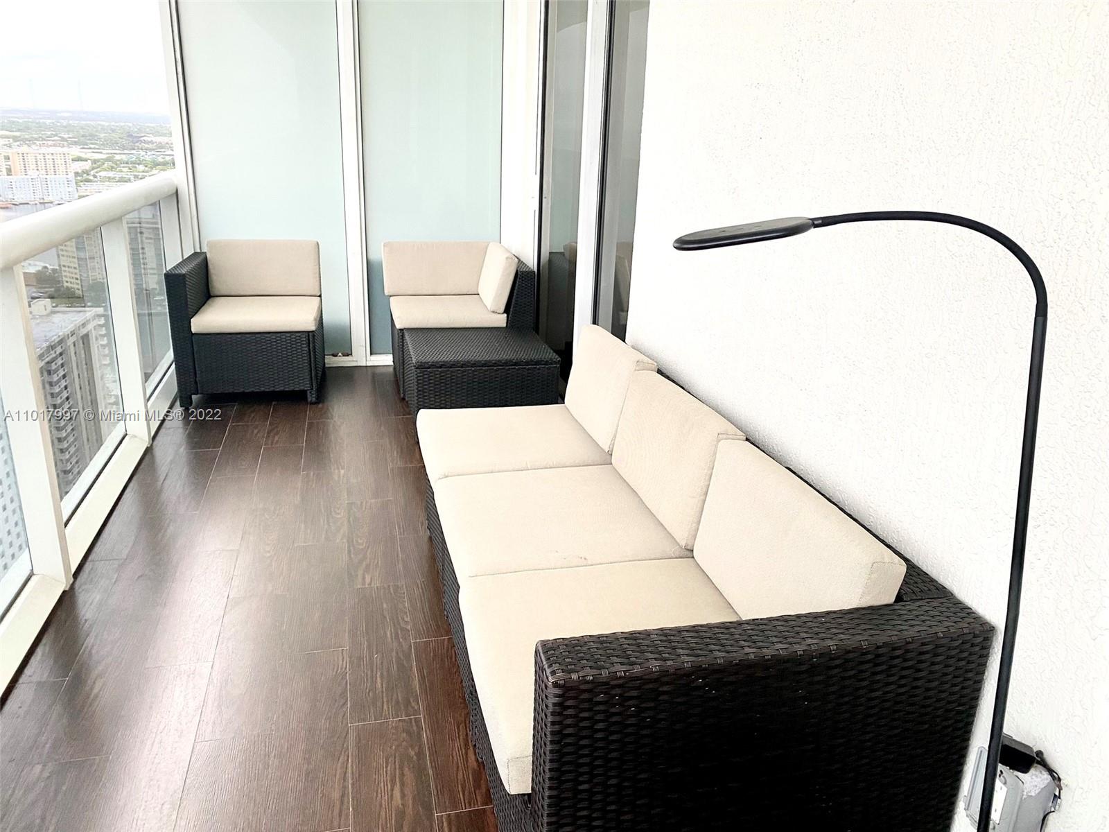 Ver detalles 3303 2 / 3 1733 sq. ft. $ 2021-03-24 0 foto