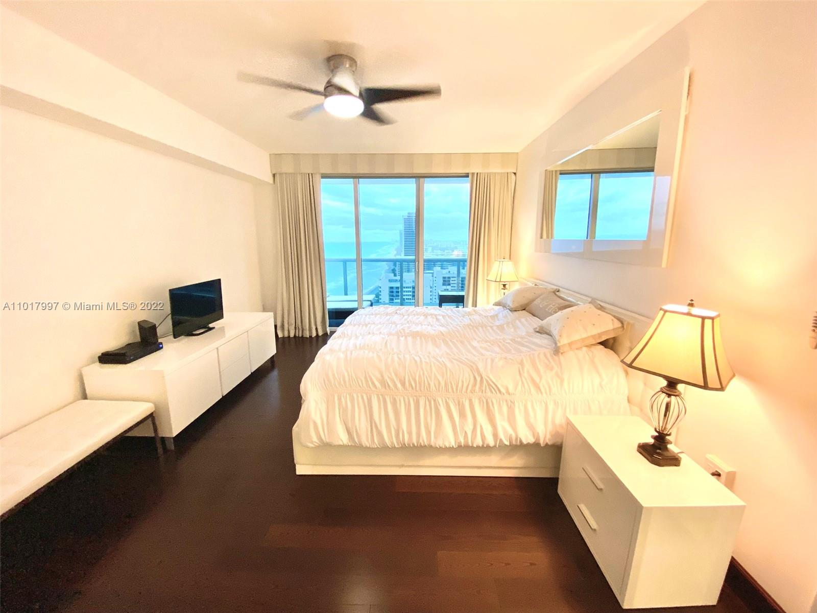 Ver detalles 3303 2 / 3 1733 sq. ft. $ 2021-03-24 0 foto