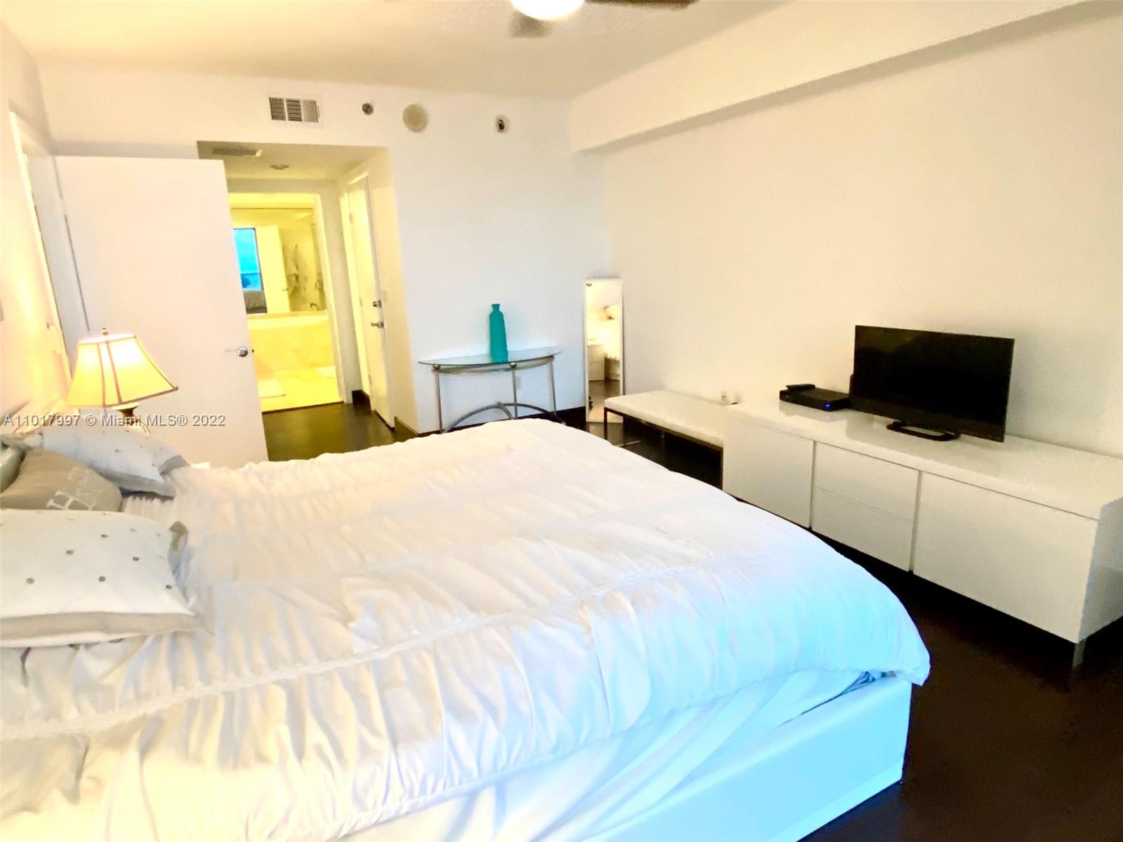 Ver detalles 3303 2 / 3 1733 sq. ft. $ 2021-03-24 0 foto