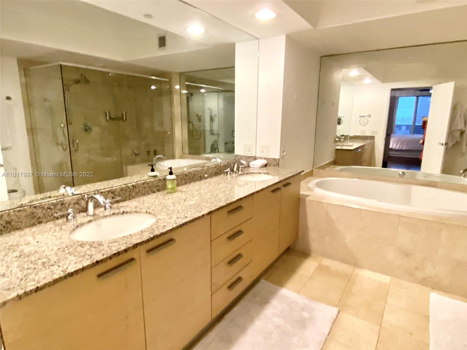 Ver detalles 3303 2 / 3 1733 sq. ft. $ 2021-03-24 0 foto
