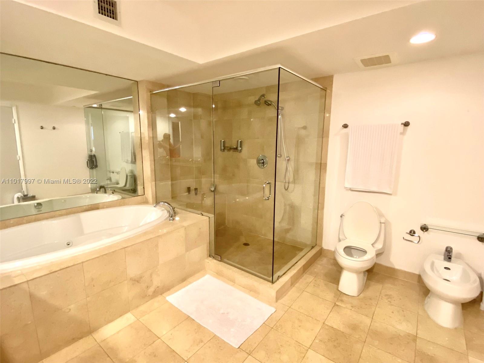 Ver detalles 3303 2 / 3 1733 sq. ft. $ 2021-03-24 0 foto
