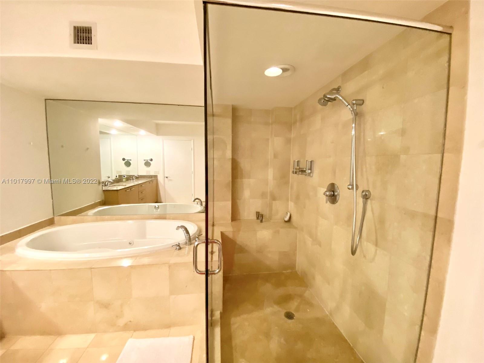 Ver detalles 3303 2 / 3 1733 sq. ft. $ 2021-03-24 0 foto