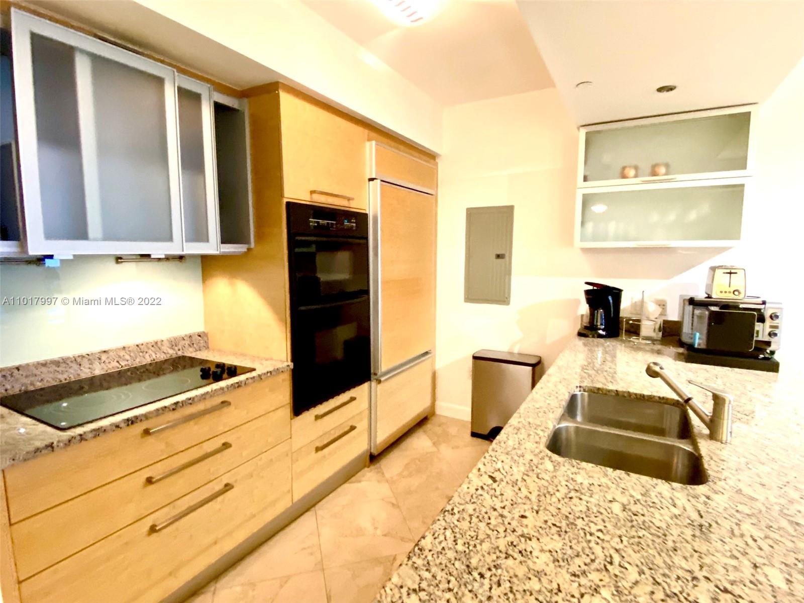 Ver detalles 3303 2 / 3 1733 sq. ft. $ 2021-03-24 0 foto