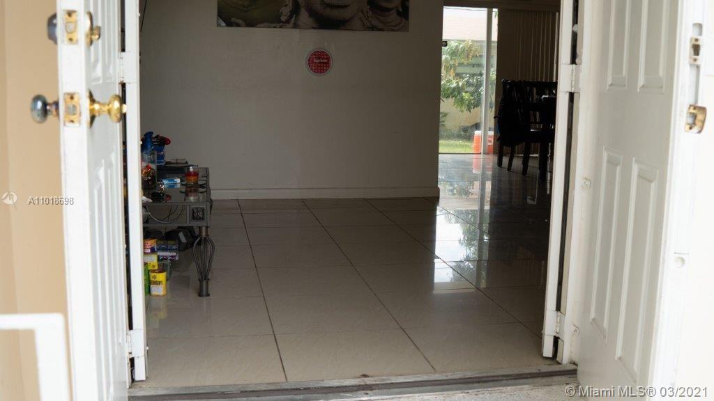See details / 8709 sq. ft. $ 2021-03-25 0 Photo
