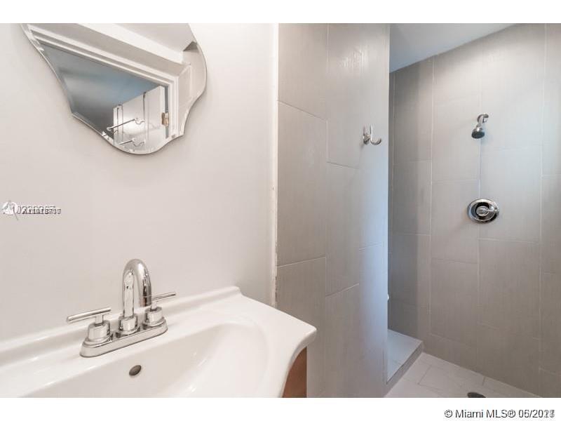 See details / 4726 sq. ft. $ 2021-04-02 0 Photo