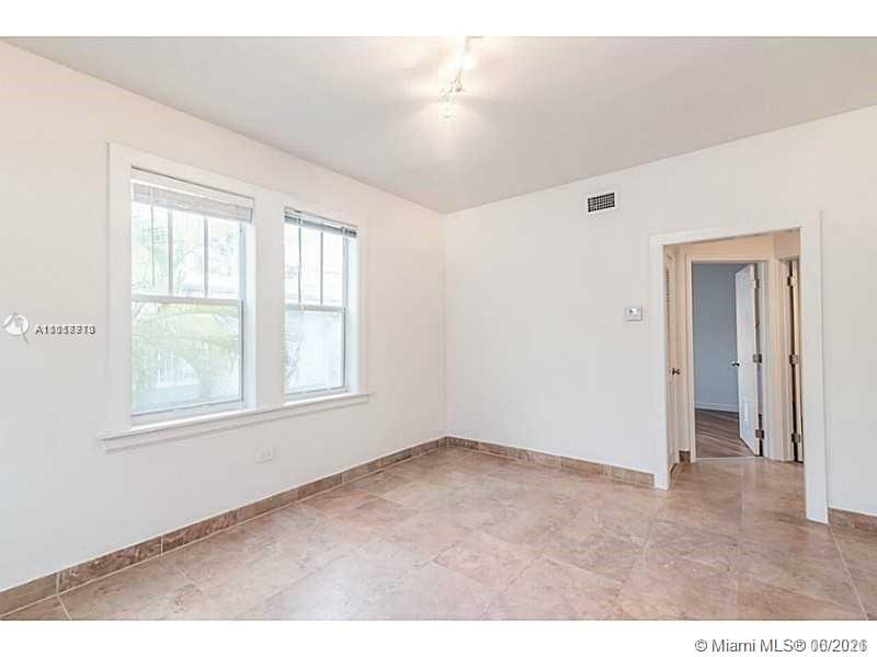 See details / 4726 sq. ft. $ 2021-04-02 0 Photo