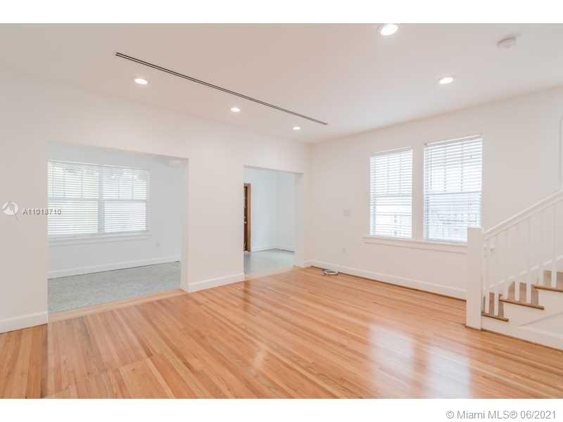 See details / 4726 sq. ft. $ 2021-04-02 0 Photo