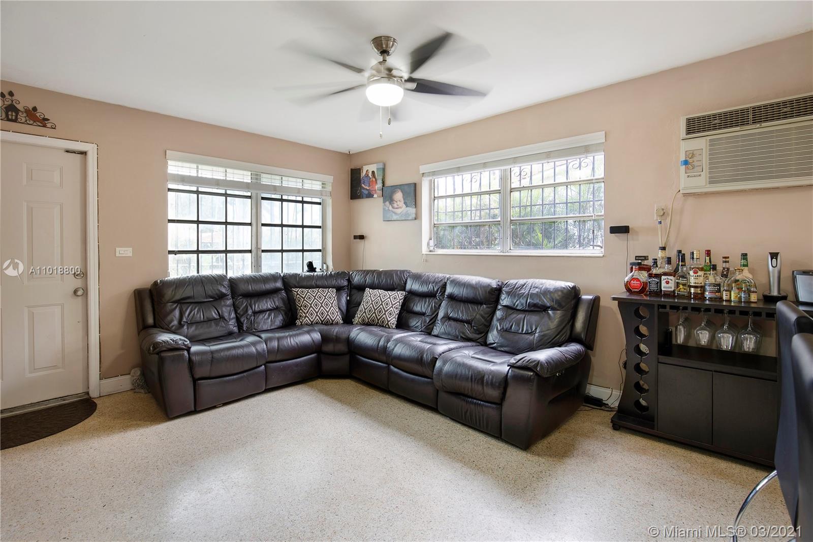 See details / 1980 sq. ft. $ 2021-03-25 0 Photo