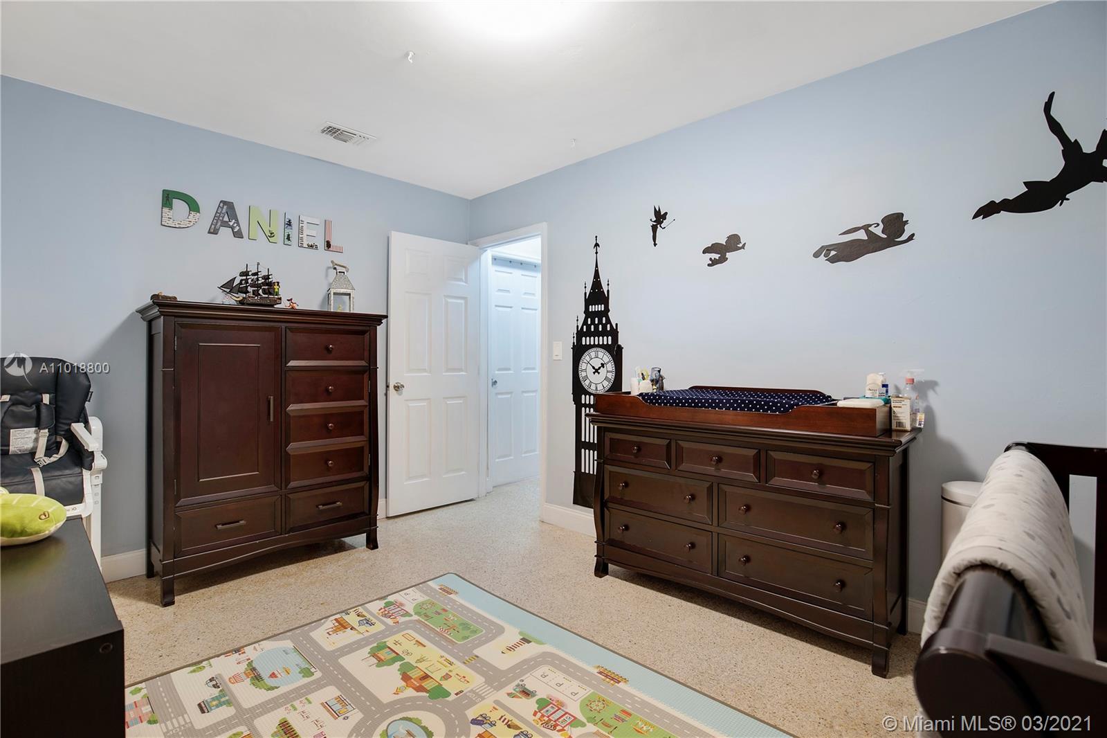 See details / 1980 sq. ft. $ 2021-03-25 0 Photo