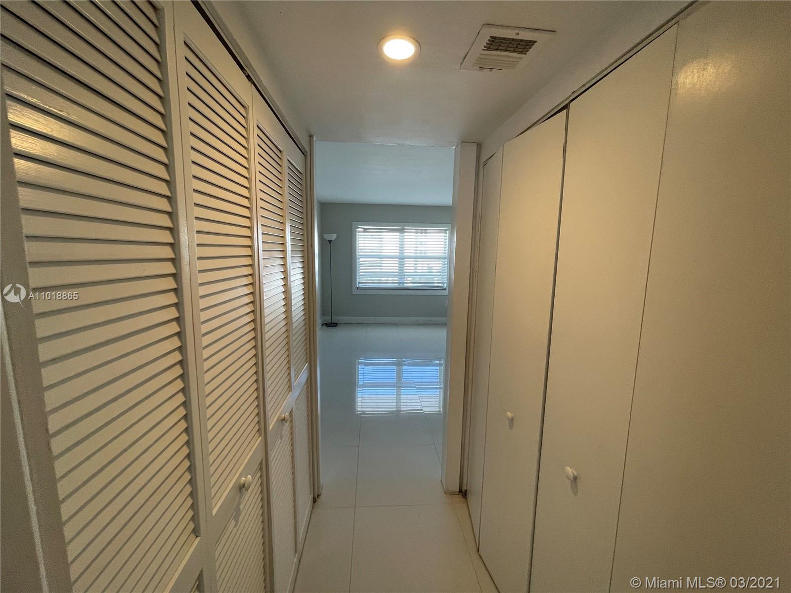 See details 4J 1 / 2 757 sq. ft. $ 2021-03-26 0 Photo