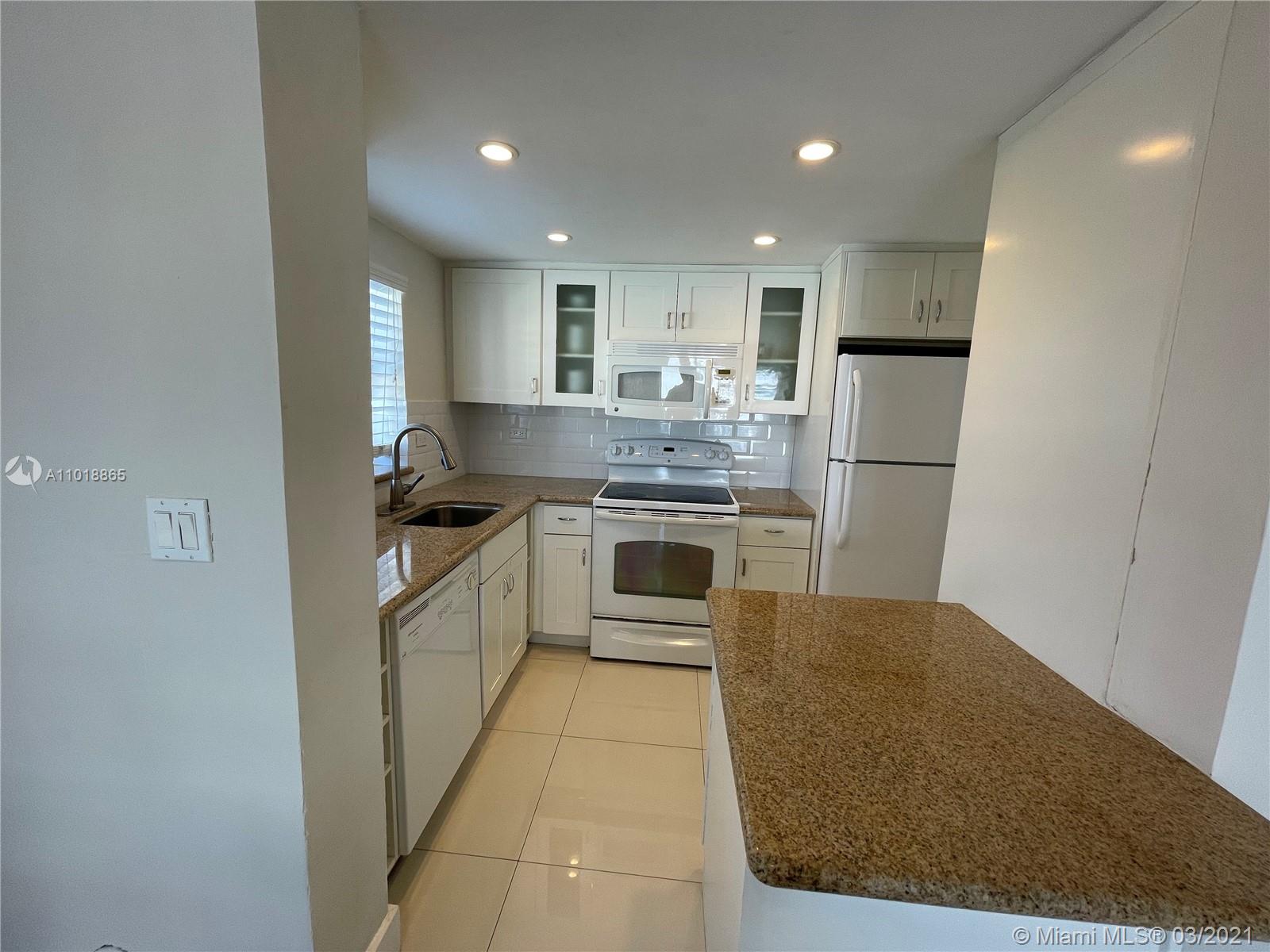 See details 4J 1 / 2 757 sq. ft. $ 2021-03-26 0 Photo