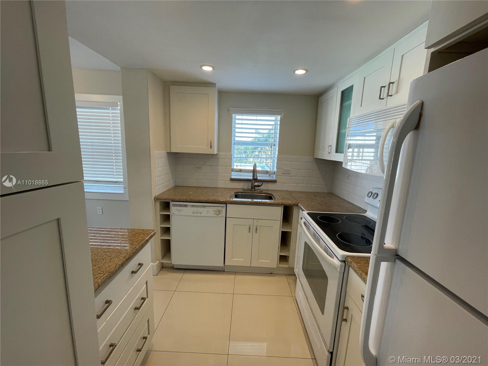 See details 4J 1 / 2 757 sq. ft. $ 2021-03-26 0 Photo