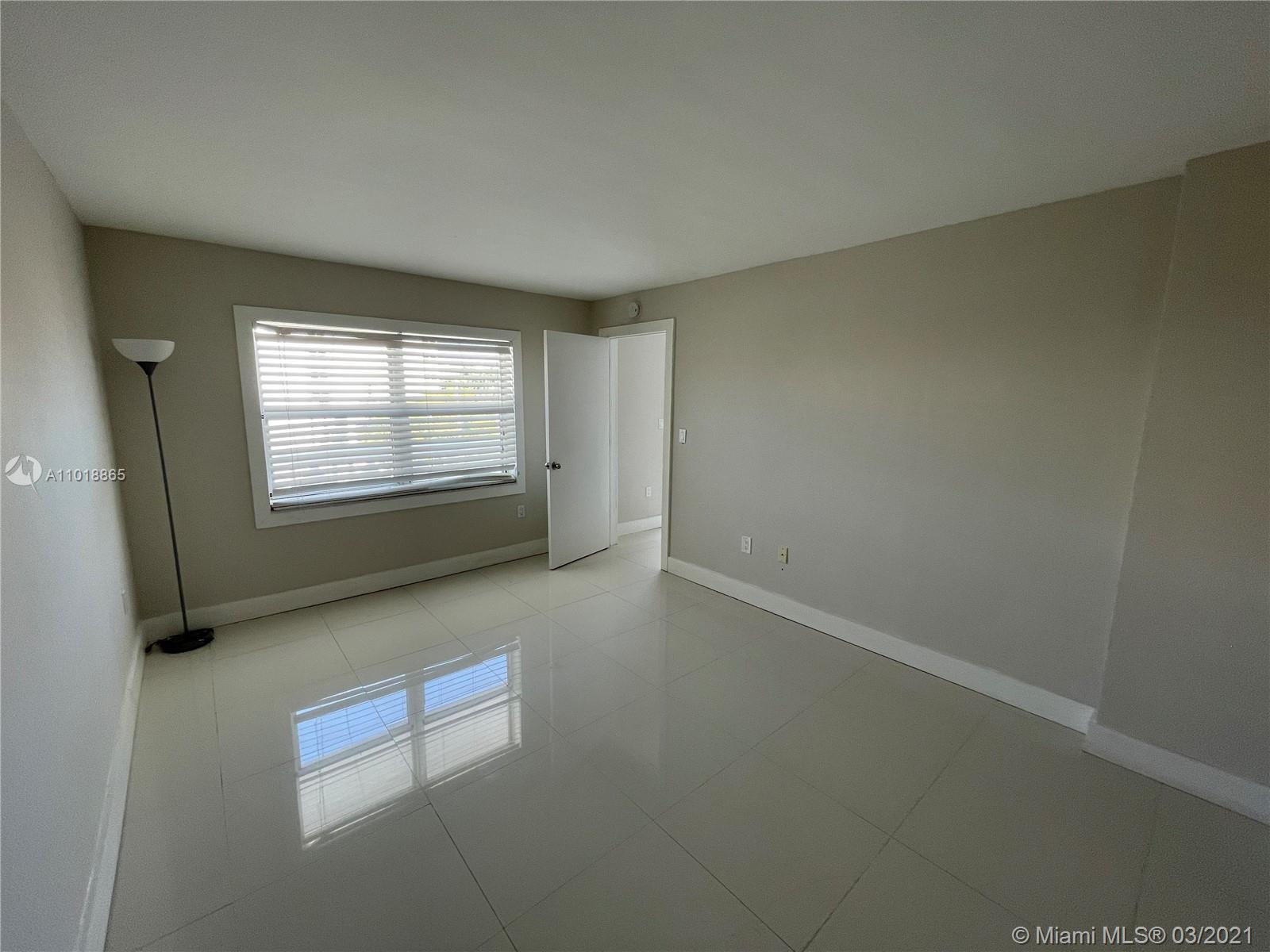 See details 4J 1 / 2 757 sq. ft. $ 2021-03-26 0 Photo