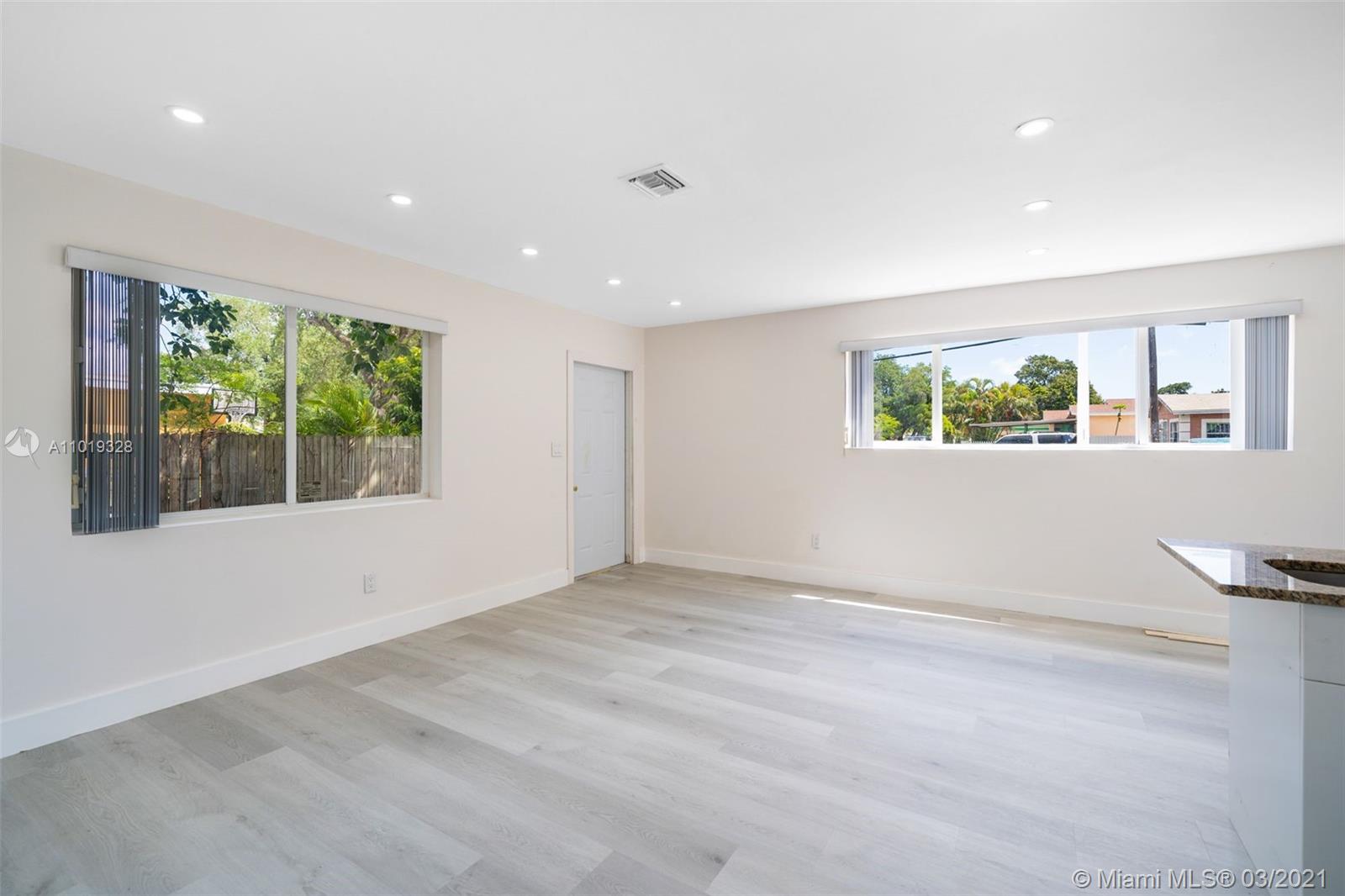 See details / 1576 sq. ft. $ 2021-03-26 0 Photo