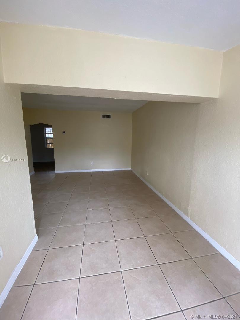 See details / 1599 sq. ft. $ 2021-04-02 0 Photo
