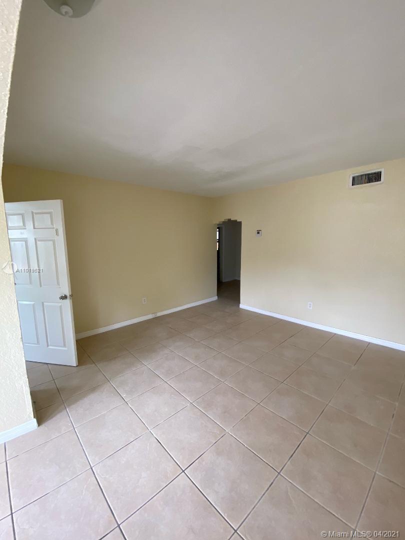 See details / 1599 sq. ft. $ 2021-04-02 0 Photo