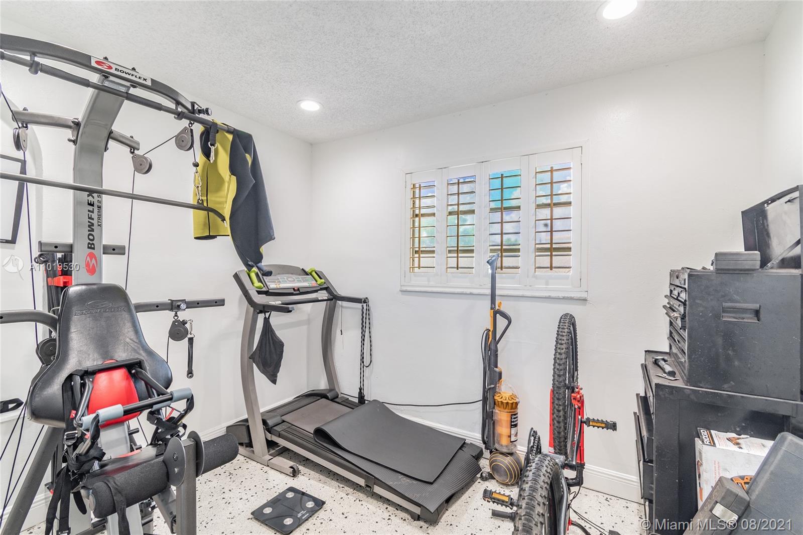 See details / 2374 sq. ft. $ 2021-03-27 0 Photo