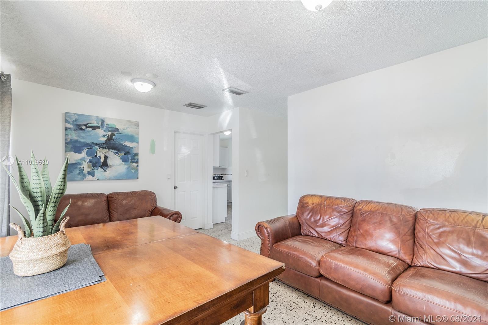 See details / 2374 sq. ft. $ 2021-03-27 0 Photo