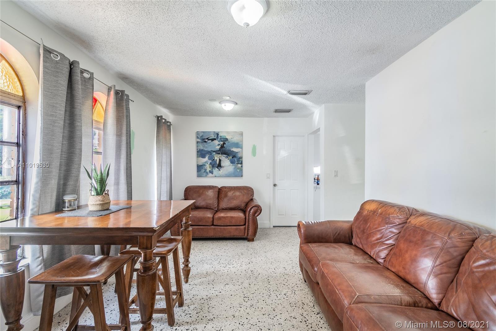 See details / 2374 sq. ft. $ 2021-03-27 0 Photo