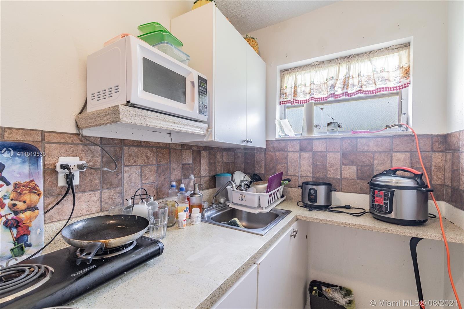 See details / 2374 sq. ft. $ 2021-03-27 0 Photo