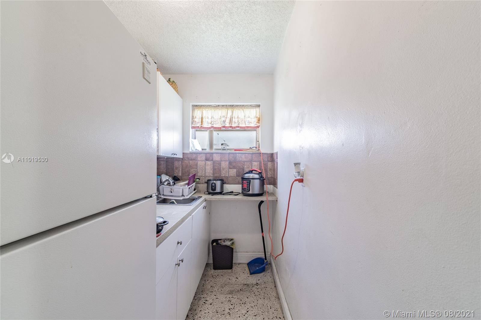 See details / 2374 sq. ft. $ 2021-03-27 0 Photo