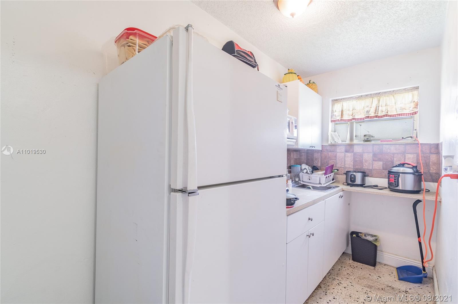 See details / 2374 sq. ft. $ 2021-03-27 0 Photo