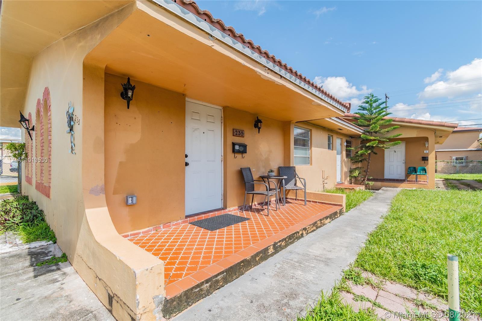 See details / 2374 sq. ft. $ 2021-03-27 0 Photo