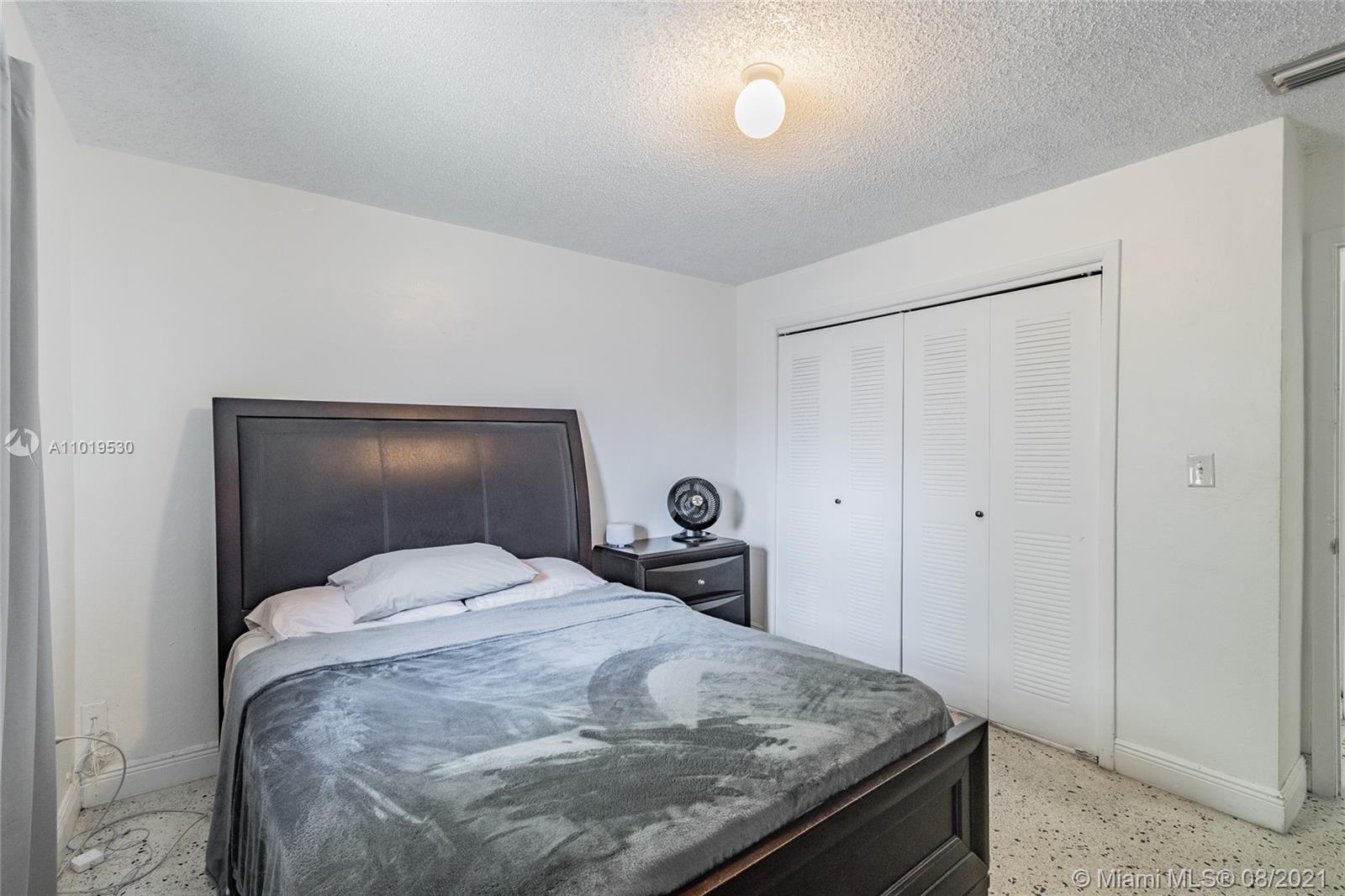 See details / 2374 sq. ft. $ 2021-03-27 0 Photo