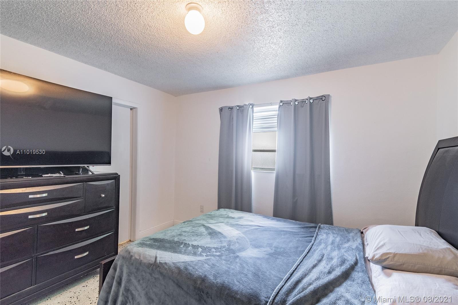 See details / 2374 sq. ft. $ 2021-03-27 0 Photo