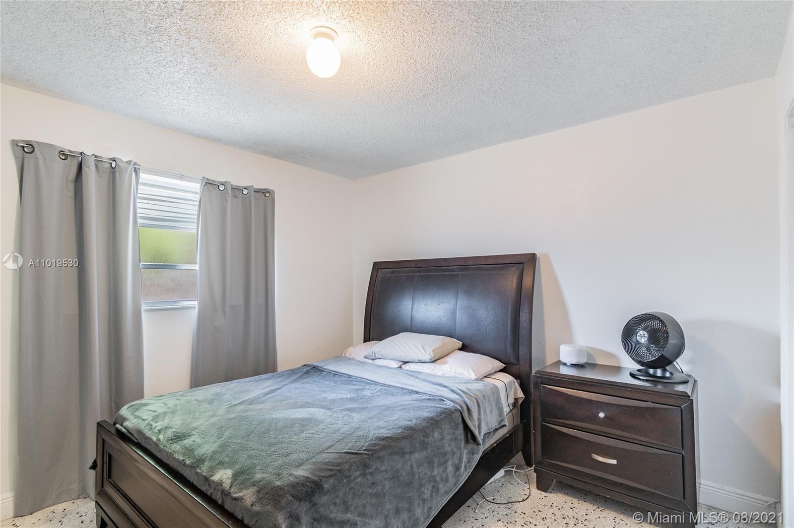 See details / 2374 sq. ft. $ 2021-03-27 0 Photo