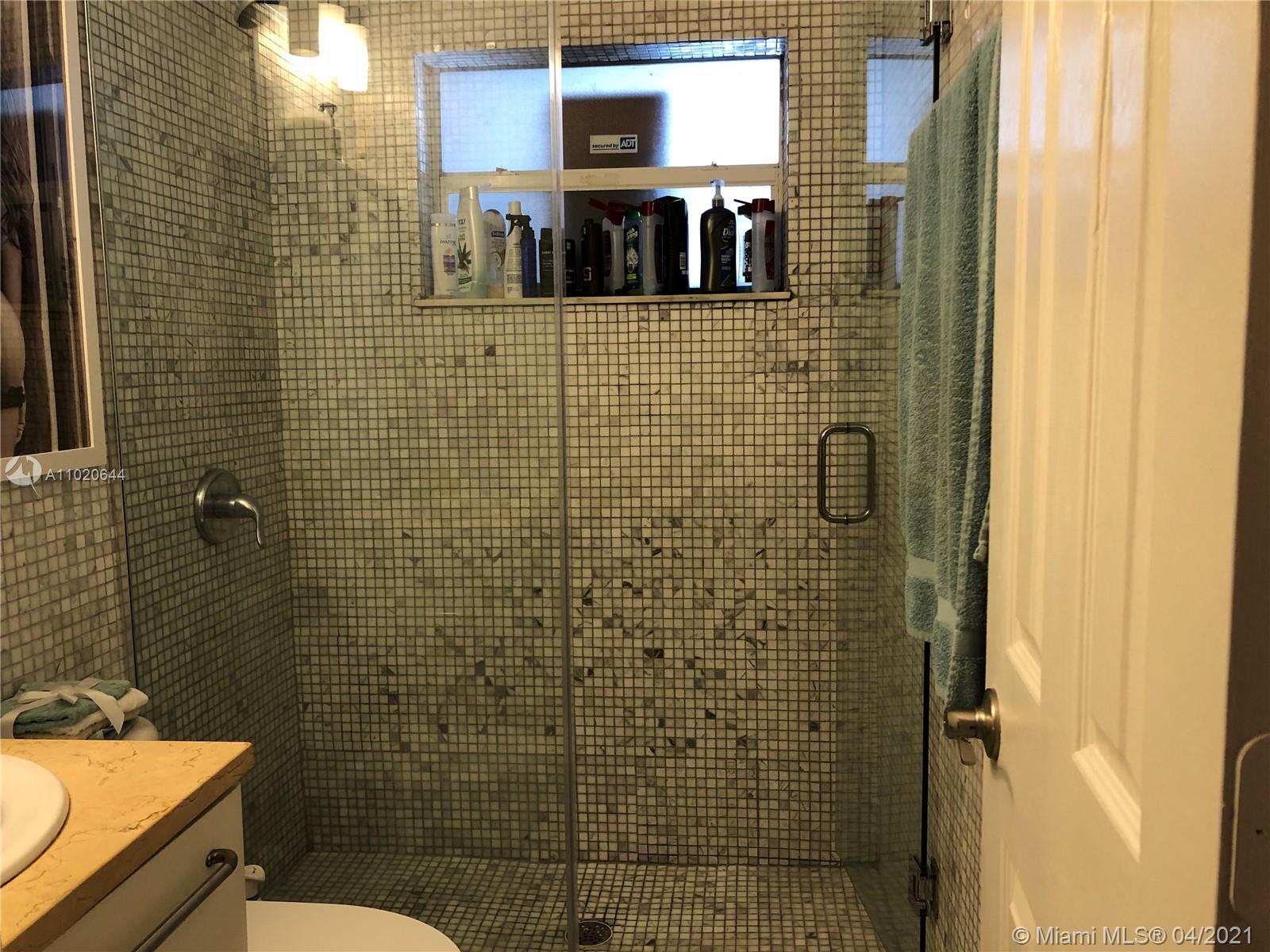 See details / 1931 sq. ft. $ 2021-03-30 0 Photo