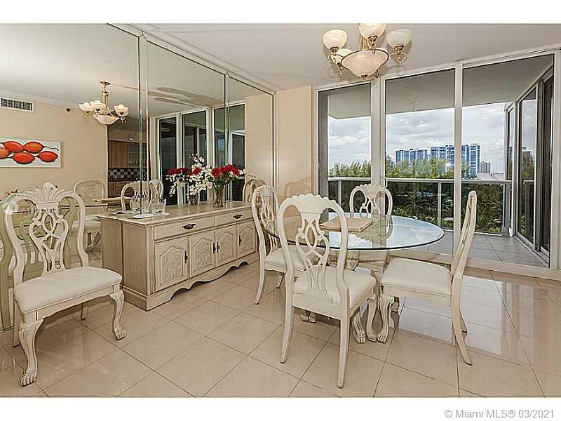 Photo of 19111 Collins Ave #606, Sunny Isles Beach, Florida, 33160 - GOURMET KITCHEN