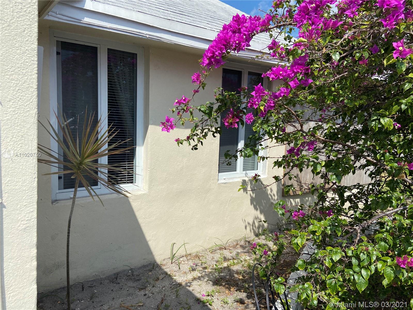 See details / 1699 sq. ft. $ 2021-03-30 0 Photo