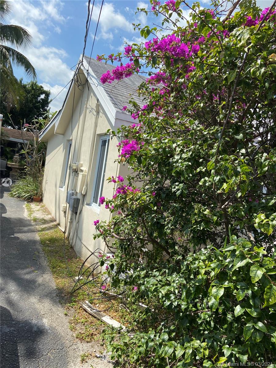 See details / 1699 sq. ft. $ 2021-03-30 0 Photo
