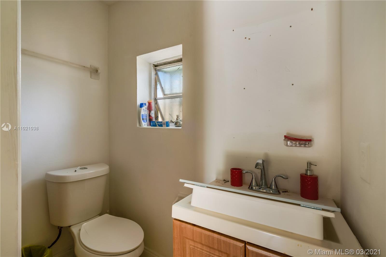 See details / 1800 sq. ft. $ 2021-03-31 0 Photo