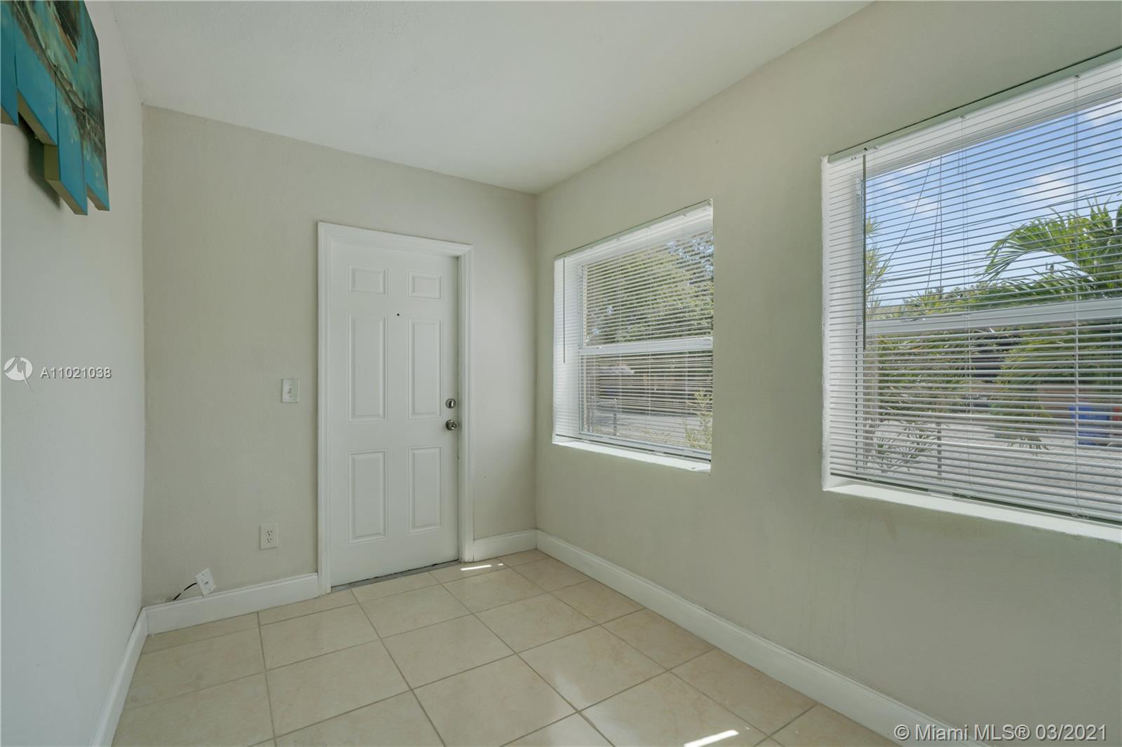 See details / 1800 sq. ft. $ 2021-03-31 0 Photo