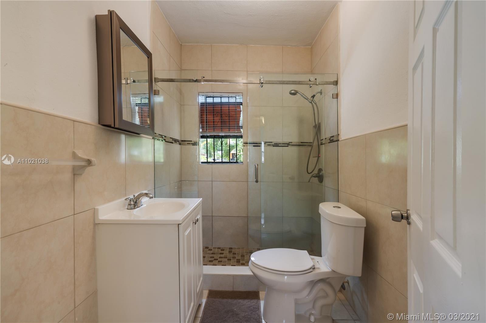See details / 1800 sq. ft. $ 2021-03-31 0 Photo