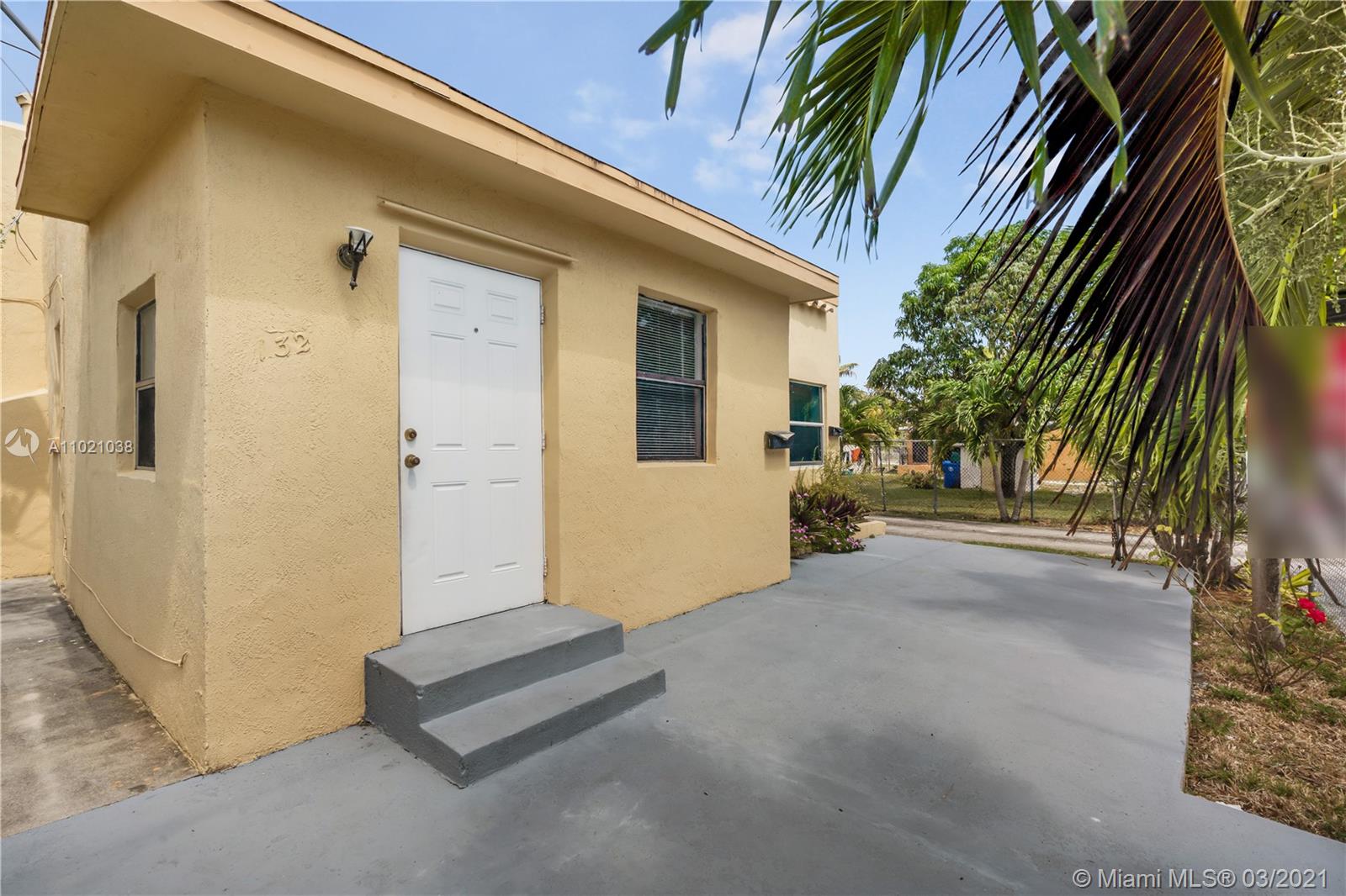 See details / 1800 sq. ft. $ 2021-03-31 0 Photo