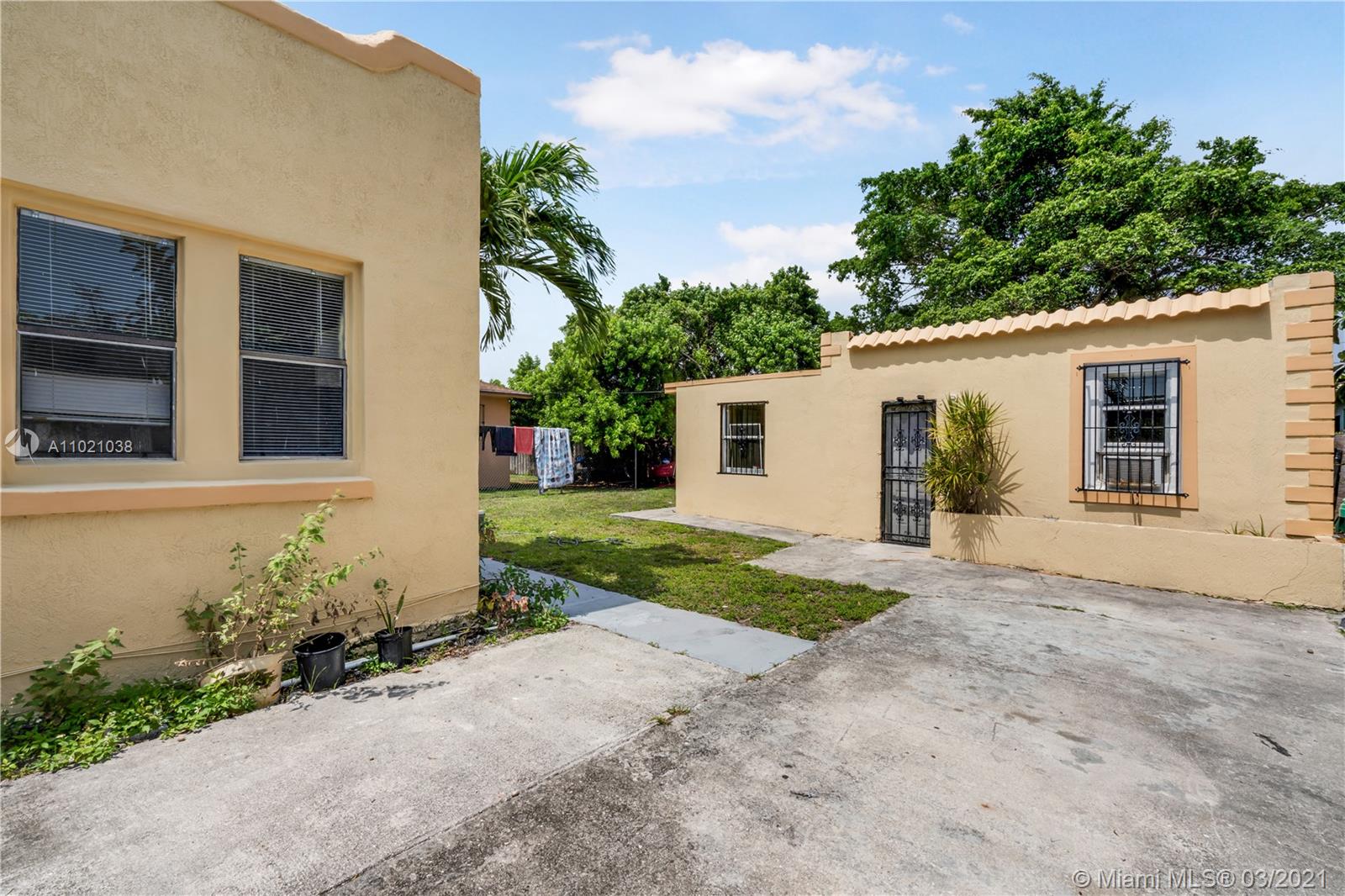 See details / 1800 sq. ft. $ 2021-03-31 0 Photo
