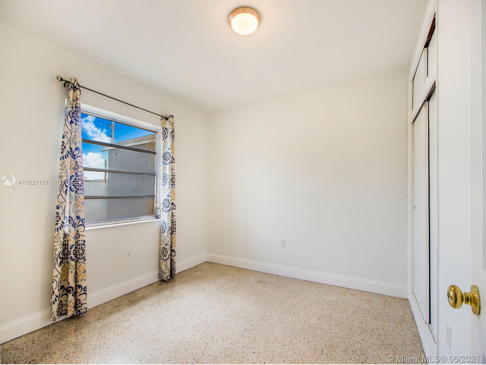 See details / 1250 sq. ft. $ 2021-04-16 0 Photo